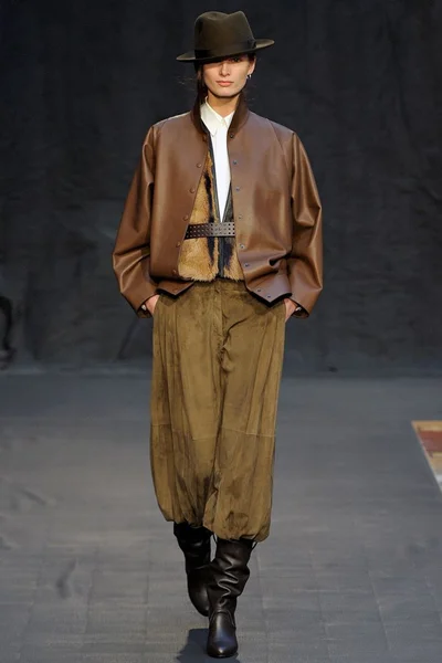 Look 2